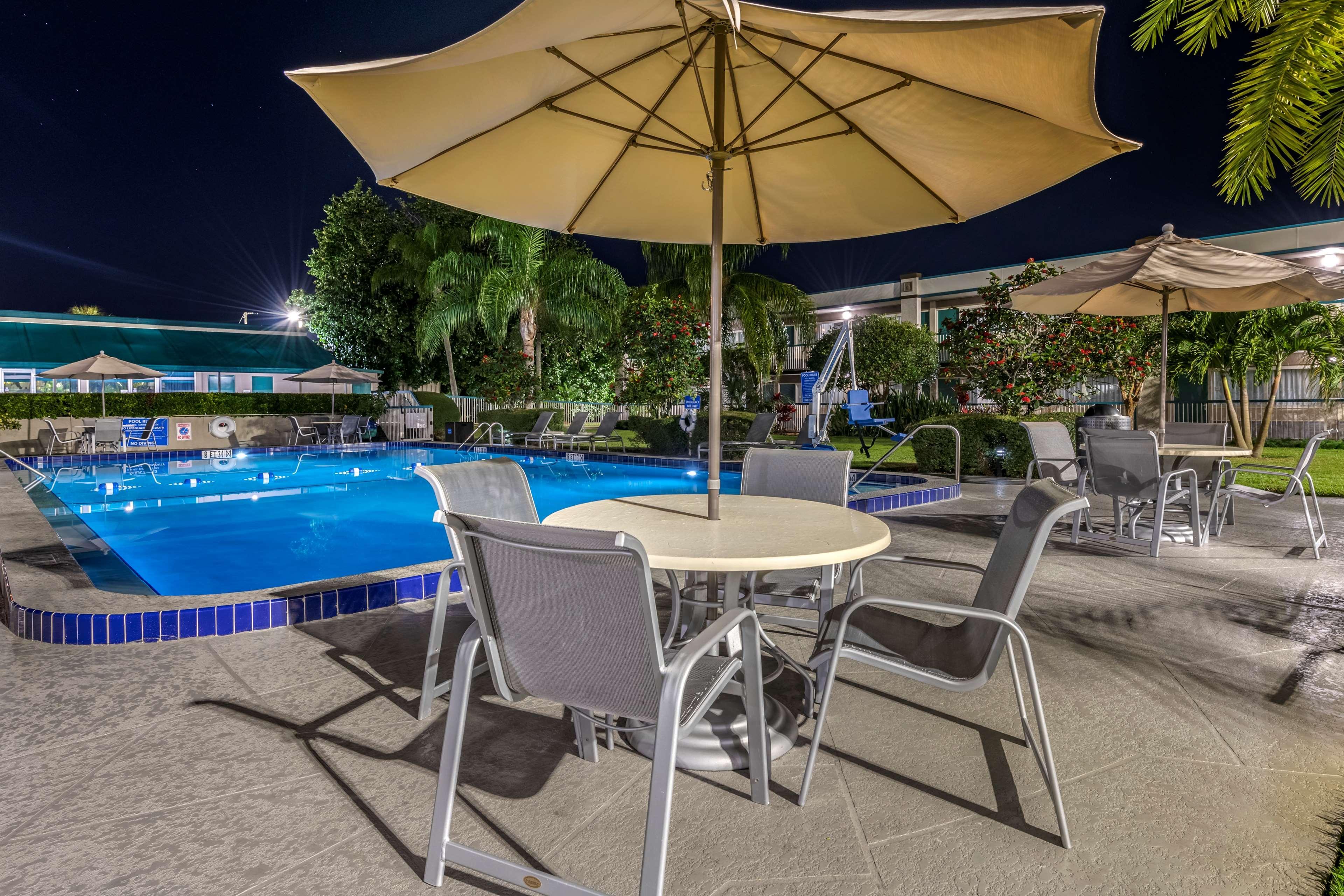 Best Western Downtown Стюарт Екстер'єр фото